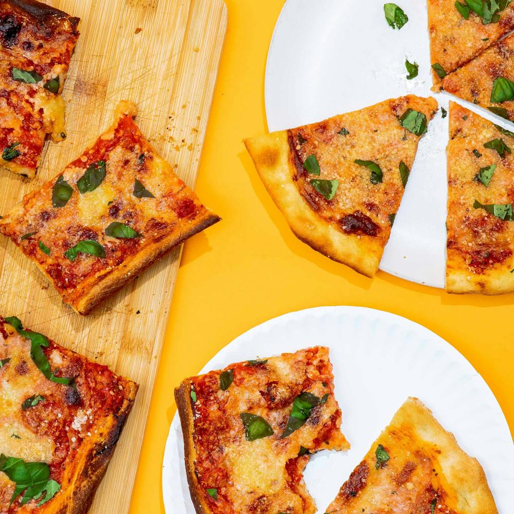1-classic-neapolitan-and-1-extra-large-sicilian-square-pizza-combo.6b09787f92a56325cab8ee3aa9bbcd90