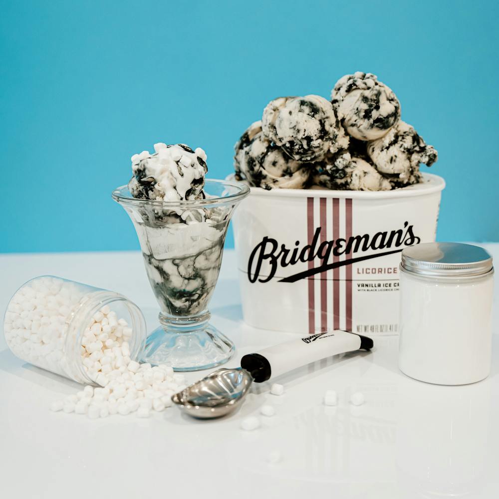 Bridgemans-Ice-Cream-Gray-Duck-Licorice-Sundae-Kit-1