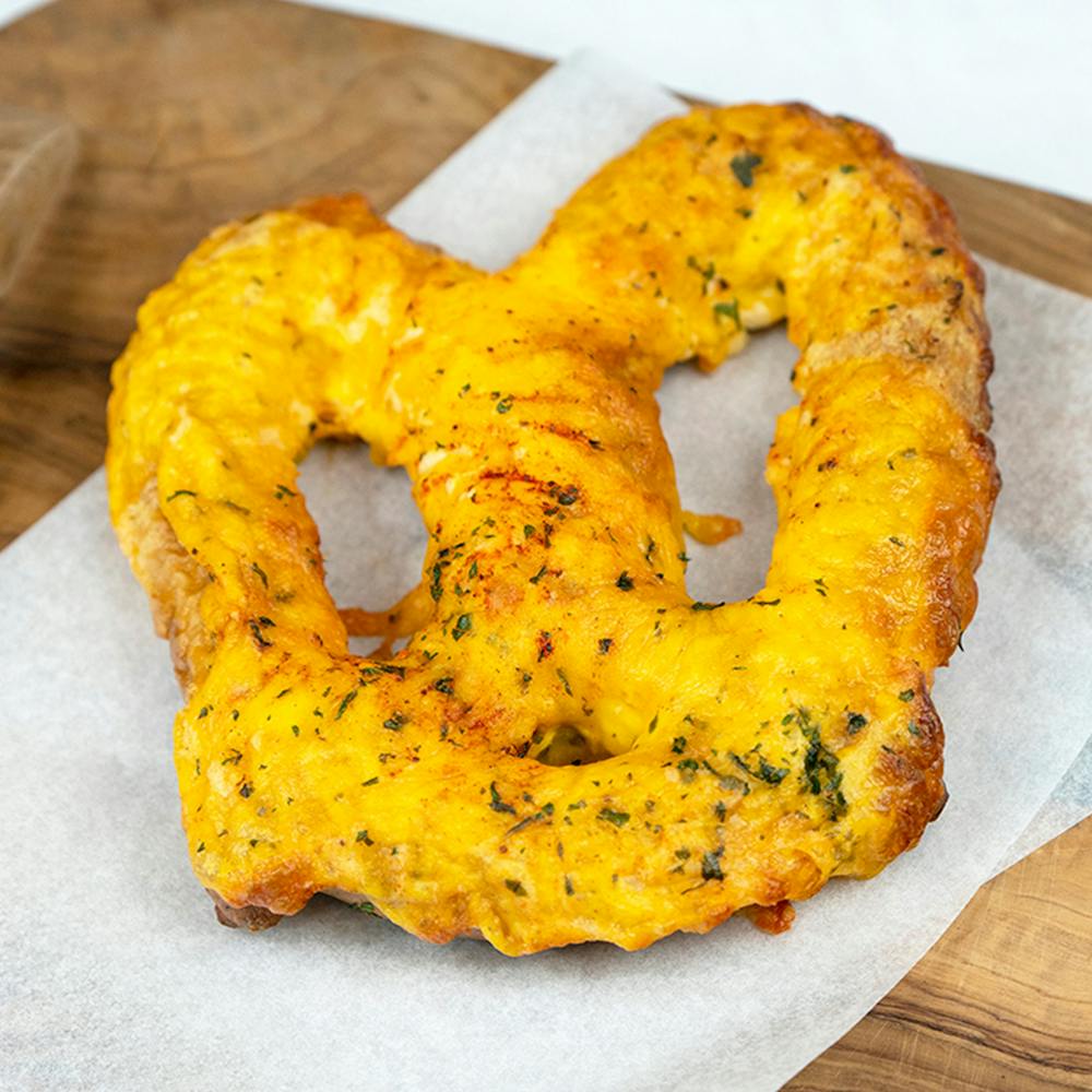 Chesapeake-Bay-Gourmet-Crab-Pretzels-3