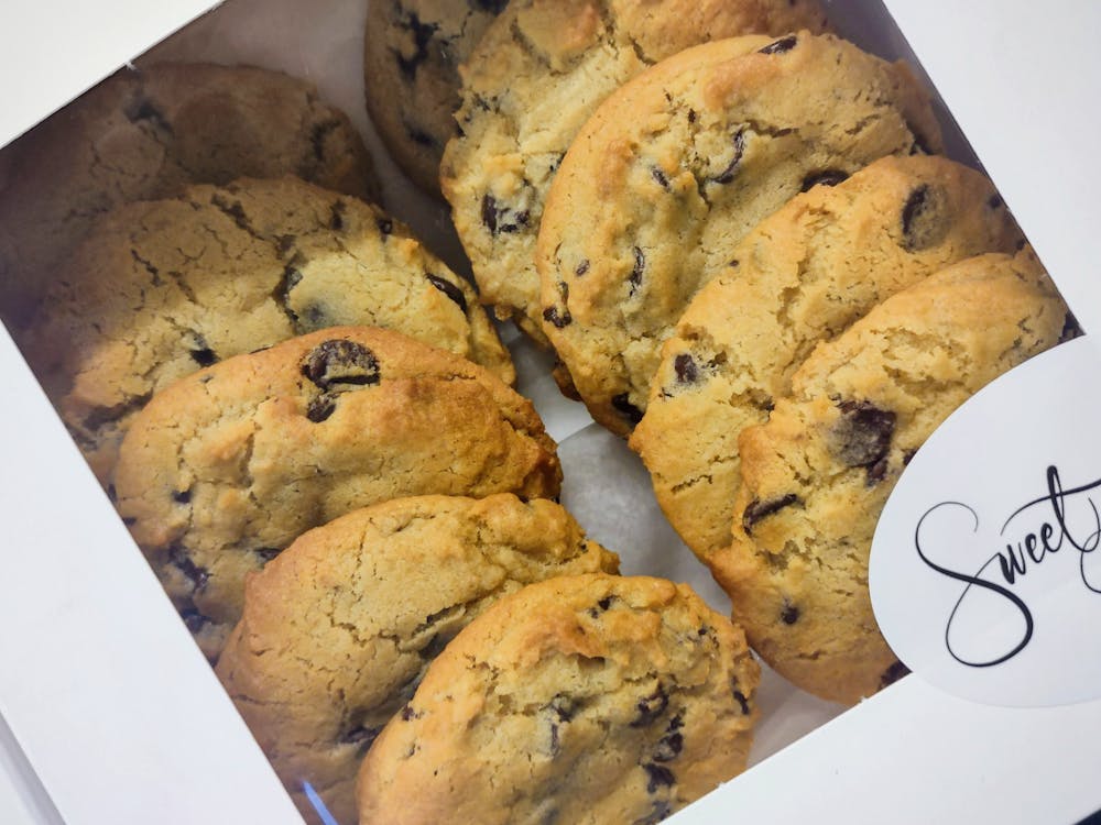 Chocolate_chip_cookies