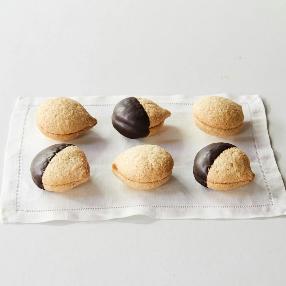 Eli-Zabar-Almond-Macaroons-1