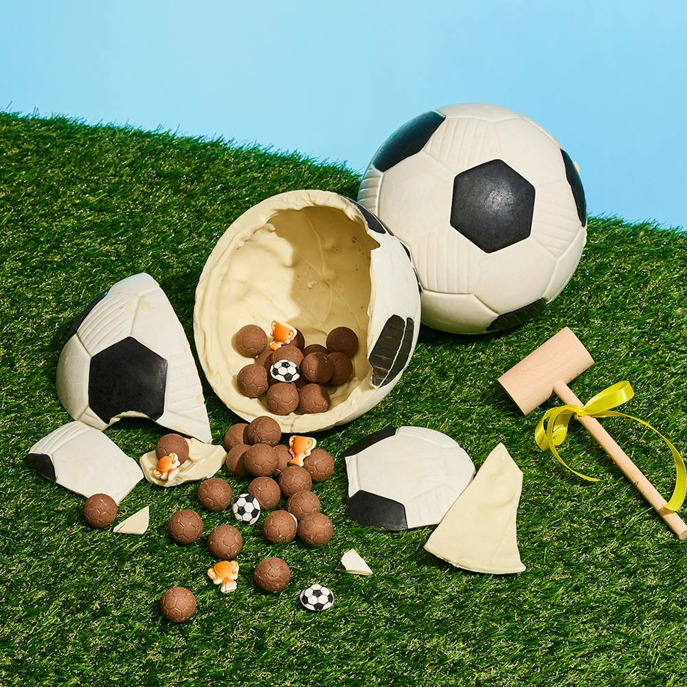 FathersDay-A250-Knipschildt-Soccer-Smash-1x1-1