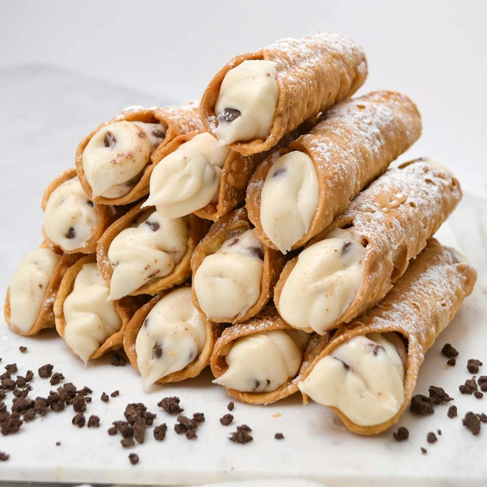 Iannellis-Cannoli-2-1