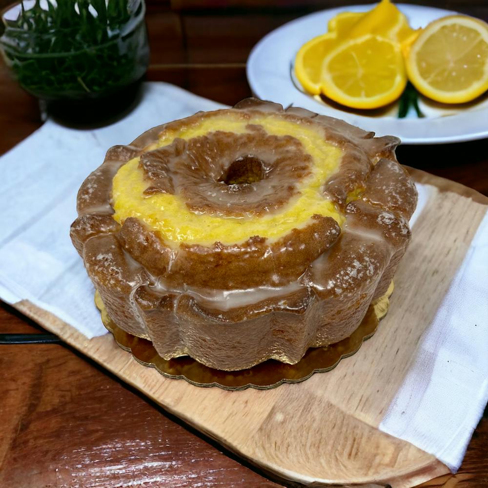 Lemon_Pound_Cake_with_background