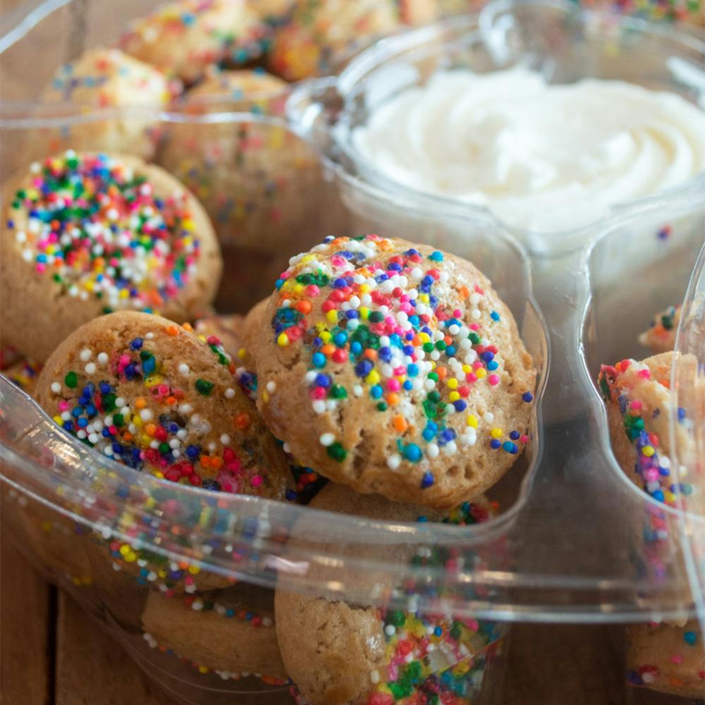 Three-Brothers-Bakery-Cookie-Button-Tray