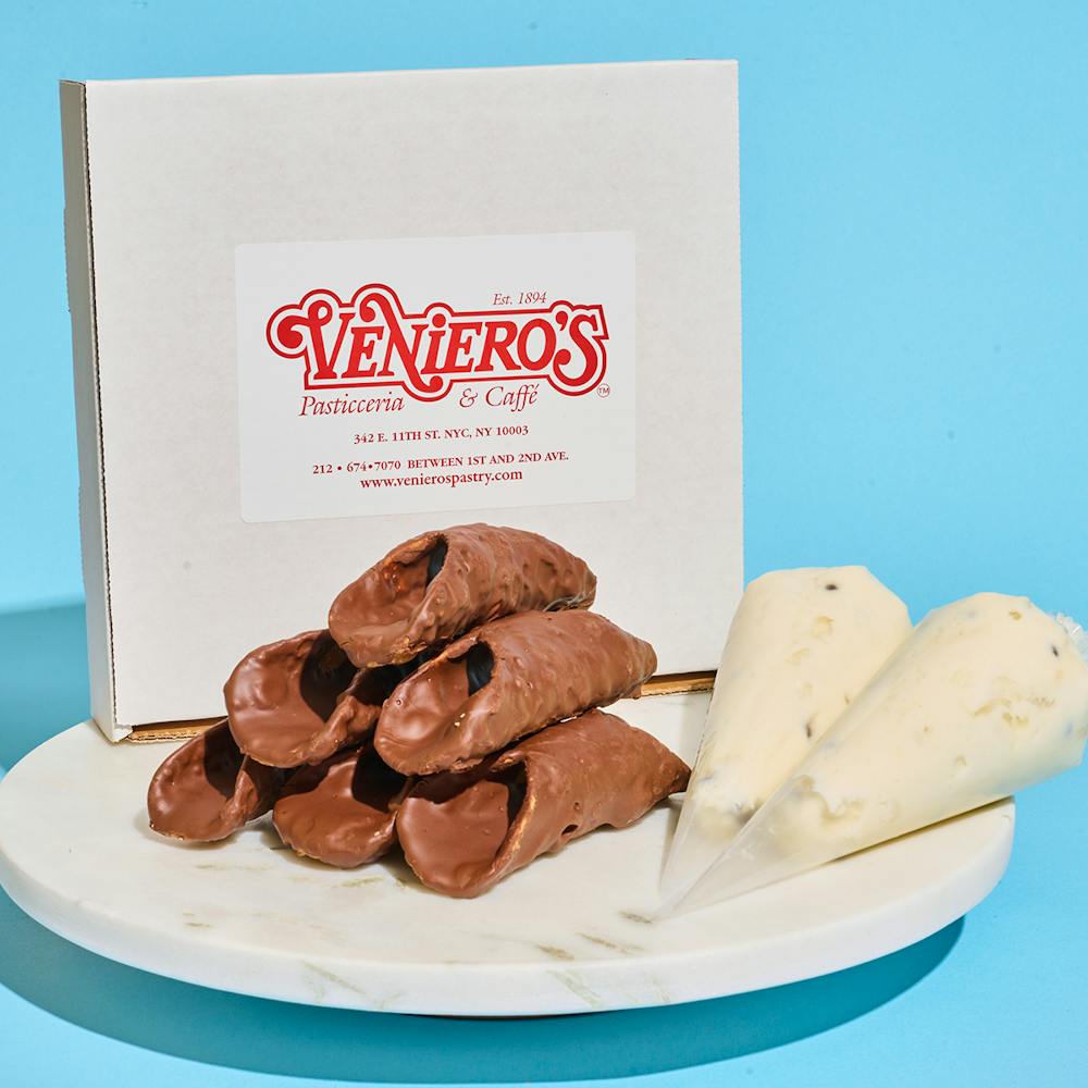 Venieros-Chocolate-Cannoli-Kit-2