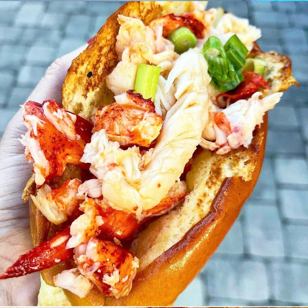 Water-Dog-Smoke-House-Lobster-Roll-5