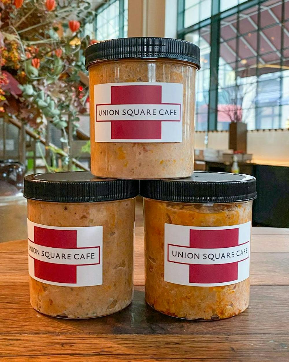 bolognese-sauce-3-jars.66c13876957c2f59f44a98a88b32a6a2