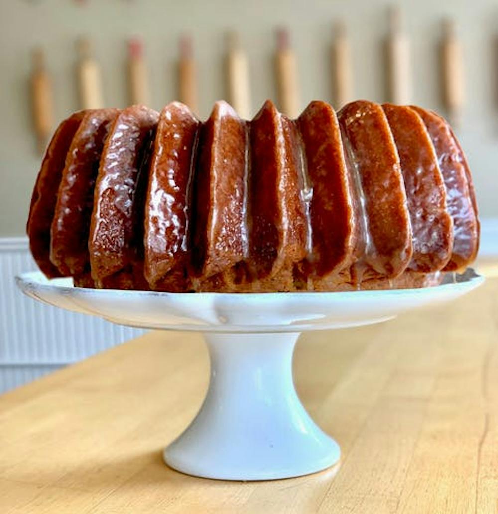 caramel-pecan-cake.86e9af1c47b6049cd8f6e0363cceec8f