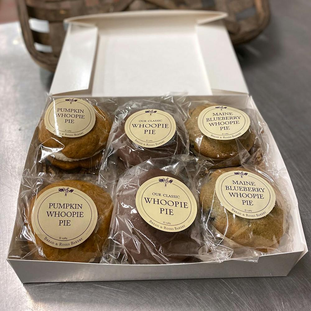 holiday-whoopie-pie-gift-box.51a2bd8e431708369fe249980ebc33c3