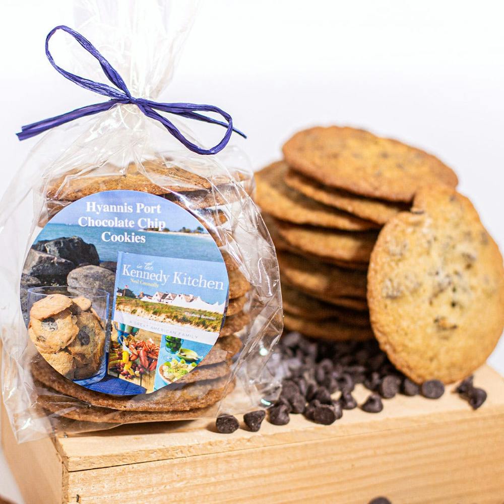 hyannis-port-chocolate-chip-cookies-2-dozen.199581de4a13b8e8bbb32fb58d9df5e4
