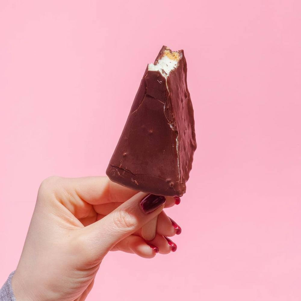 key-lime-pie-on-a-stick.4d0eb5b3bdc1c3beb39ebbb4f33e3c9b
