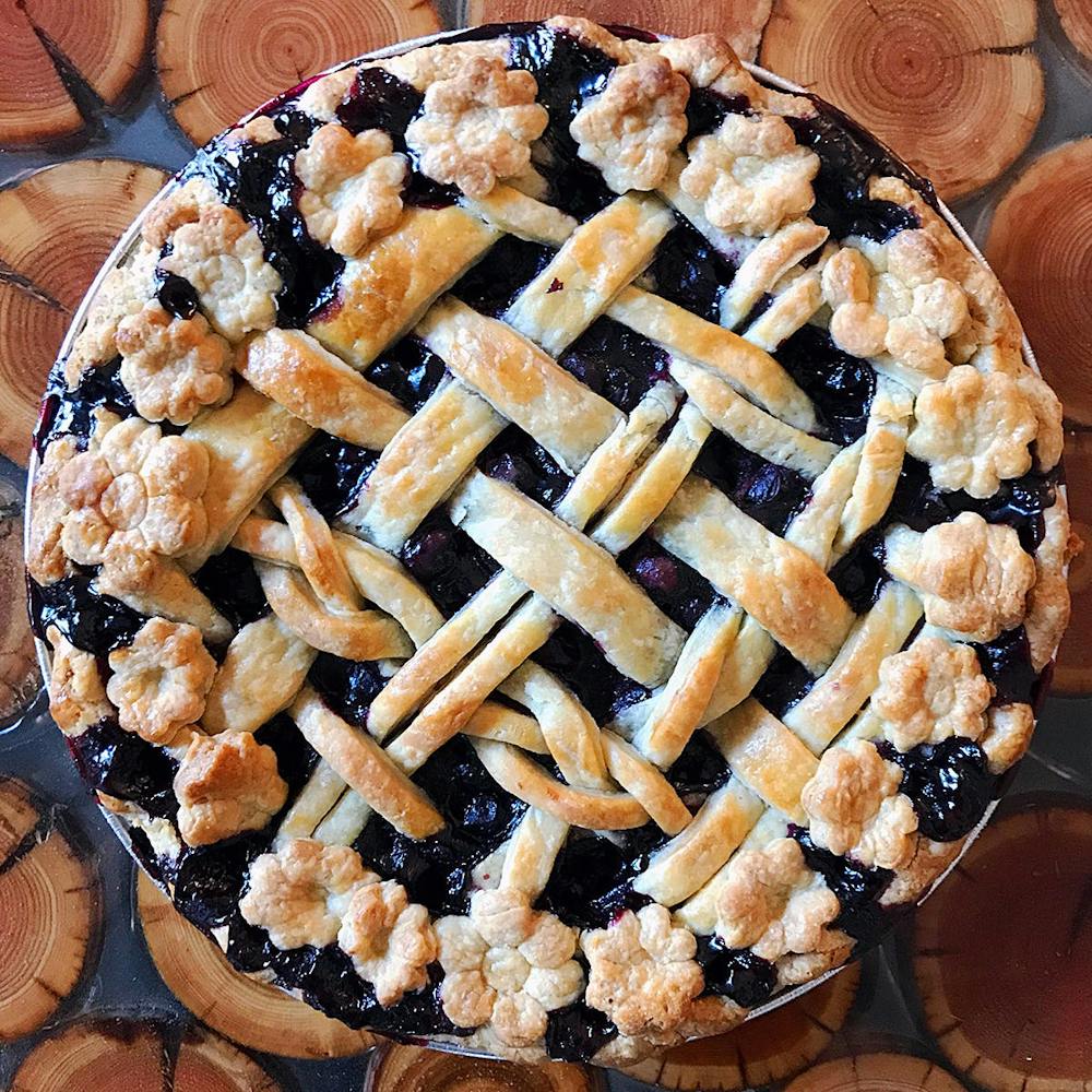 lemon-blueberry-pie.e5f7a4115533b977f76622f8725d098c