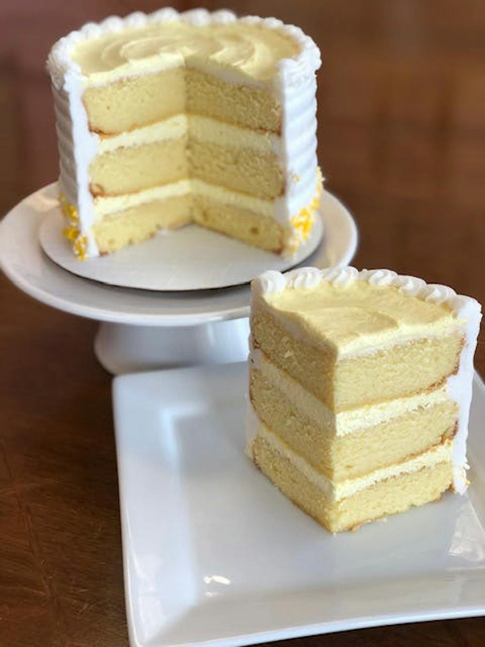 lemon-cream-cake.f98ab3eab11f556ec672652a12c7c50a