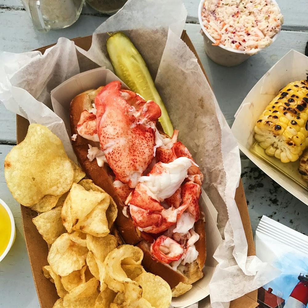 maine-lobster-roll-kit-10-pack.a91994a42096971f8332a4d5c67082e5