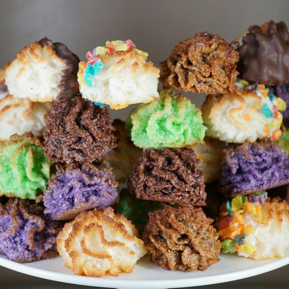 mini-coconut-macaroons-choose-your-own-20-pack.6ac38466f30fcf0d7b4b1e203093f46b