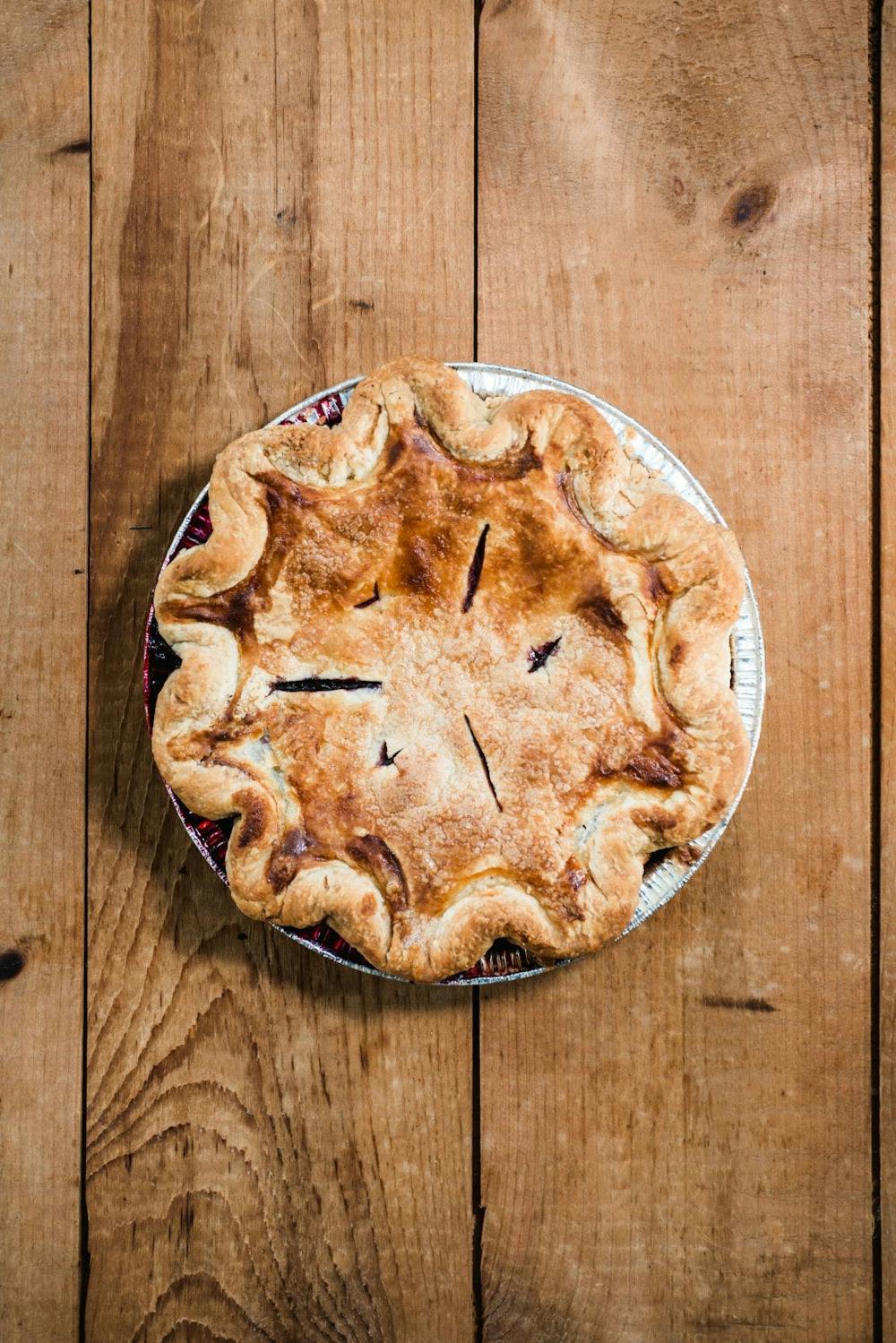 mixed-berry-pie.b1ea37afe0b61605efcf190aadefa599