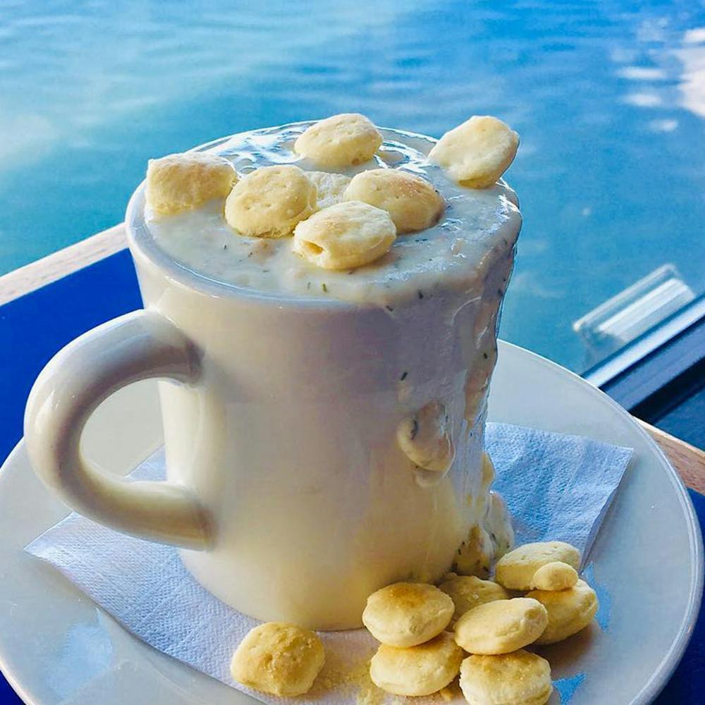 new-england-clam-chowder-4quarts.9068a57d3dc3383bf30dff25c3ca30c9