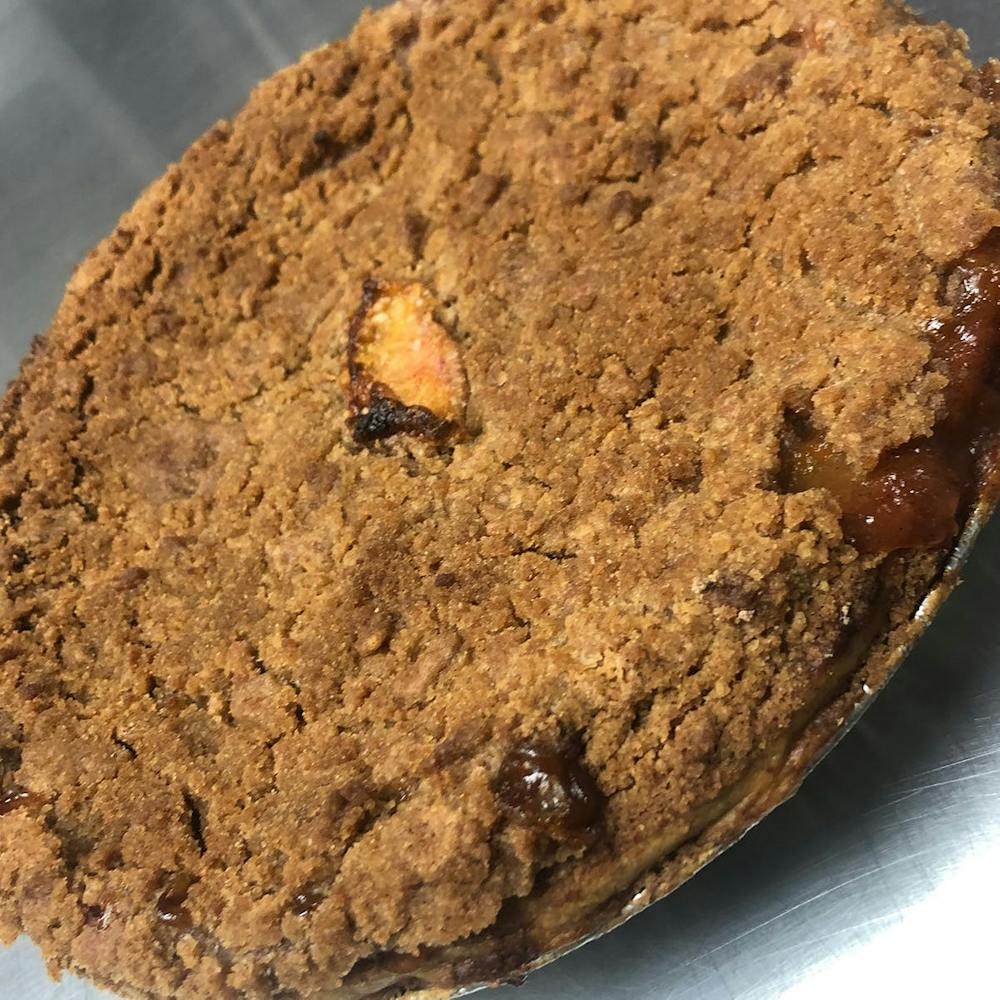 peach-crumb-pie.33642a64170b9467c49ed551899edde6