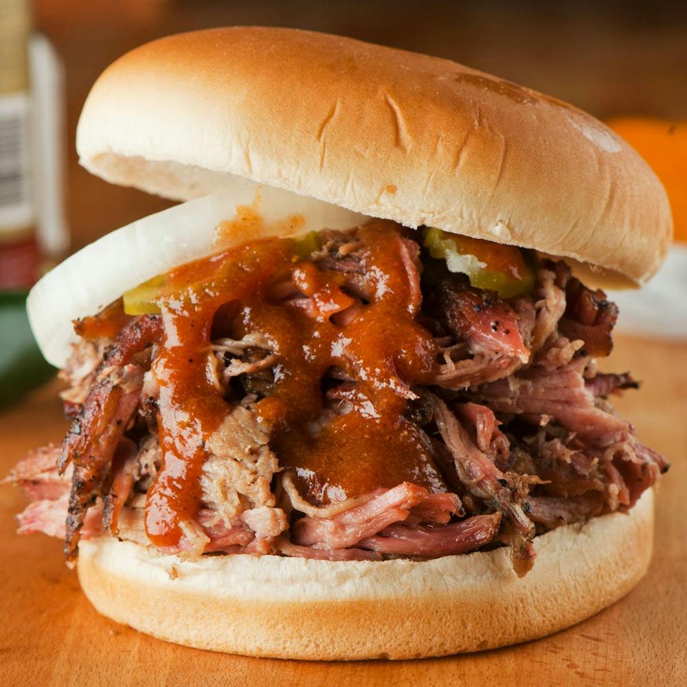pulled-pork-sandwich-kit-for-8.edee8856e08f0bd93ccf9fa4fed63059