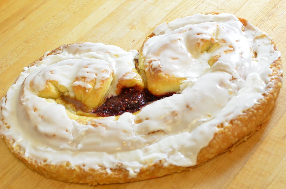 raspberry-kringle.eeb6fadde0b5bdac1420a9139fffb83b
